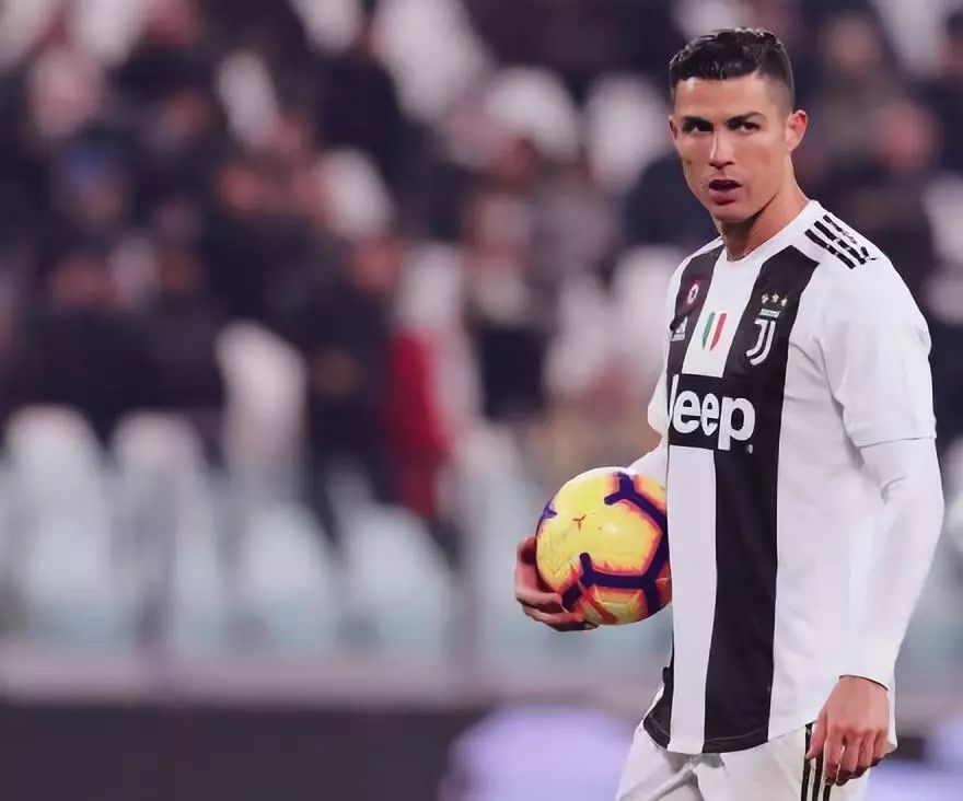 2米门将&“6国元帅”：两名法国球员随阿森纳U16夺冠