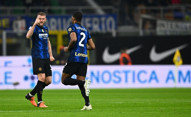 哈维·阿隆索的惊人决定：两天假期背后的深意