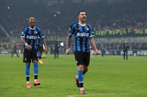 哈兰德百球：左脚71+右脚11，头球11个，其他部位1球