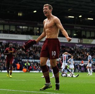 中后卫极限拦截救球队一命