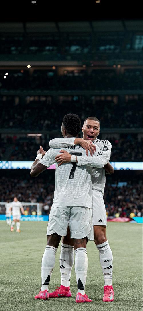 吉列斯皮连续6场进至少3个三分，NBA目前第二长